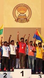 வெற்றி கொடி பறக்குது