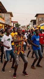 Issia Debout : La Famille Techno
