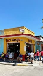 Tuti Vasija en Av. Alfonso Chavez