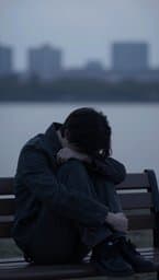 तुम्हे कोई मुस्कुराता, न देख ले